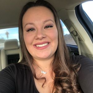 Meet your Posher, Leslie